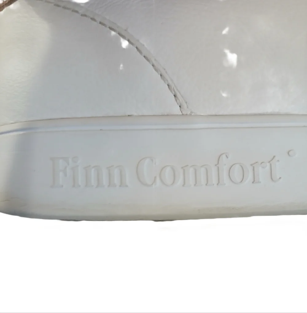 Finn Comfort minimal white